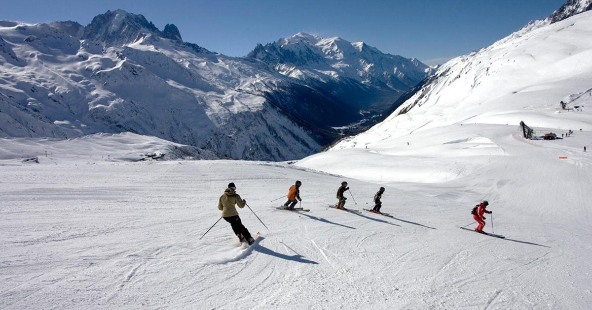 Французский горнолыжный курорт. Шамони Франция горнолыжный курорт. Курорт Шамони Монблан. Chamonix Mont Blanc Франция. Франция, Шамони лыжи.